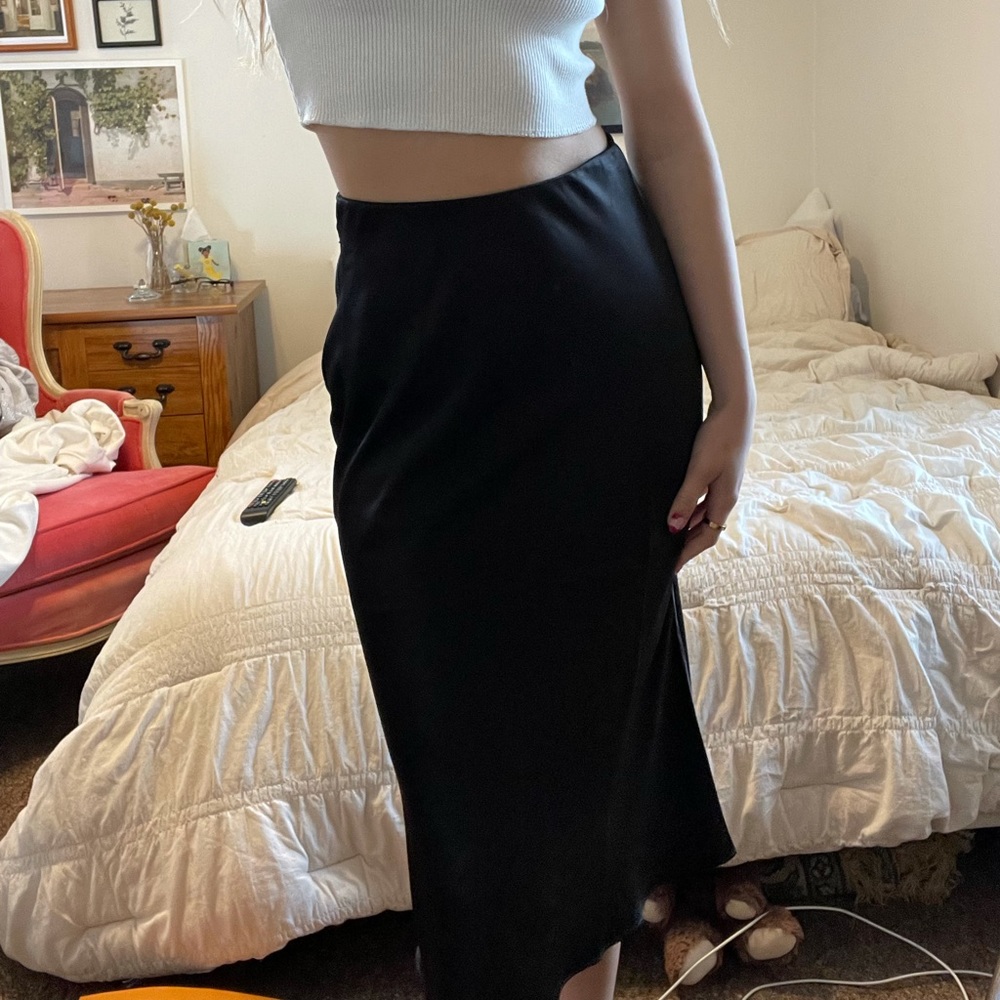 bloomingdales black satin skirt